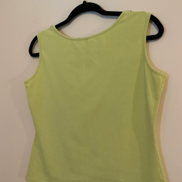 Woman’s Short Sleeve Top - Picture 3 of 5